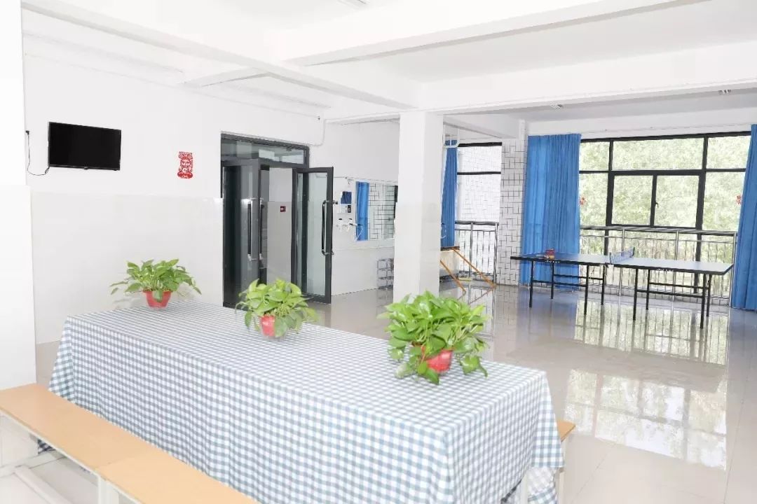 高校宿舍楼一个多少钱,河南各大学宿舍住宿条件怎么样