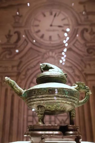 哭了！歪果仁1英镑就把咱乾隆国宝卖了？不识货就还回来啊……