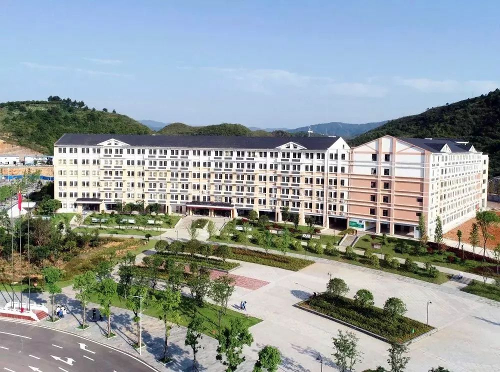 凯里实验高中杨春平校长,凯里实验高级中学校长是谁