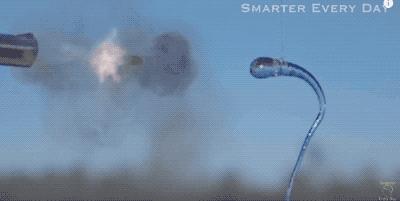 你吃的硬糖都是玻璃，所以能做成迷惑科学家400年的超硬玩具