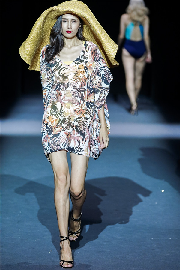 百年经典泳装点亮水立方,jantzen羊毛泳衣