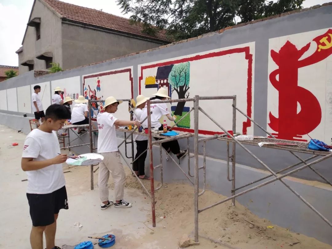 坚守扶贫一线的第一书记,村支书记来到脱贫攻坚第一线