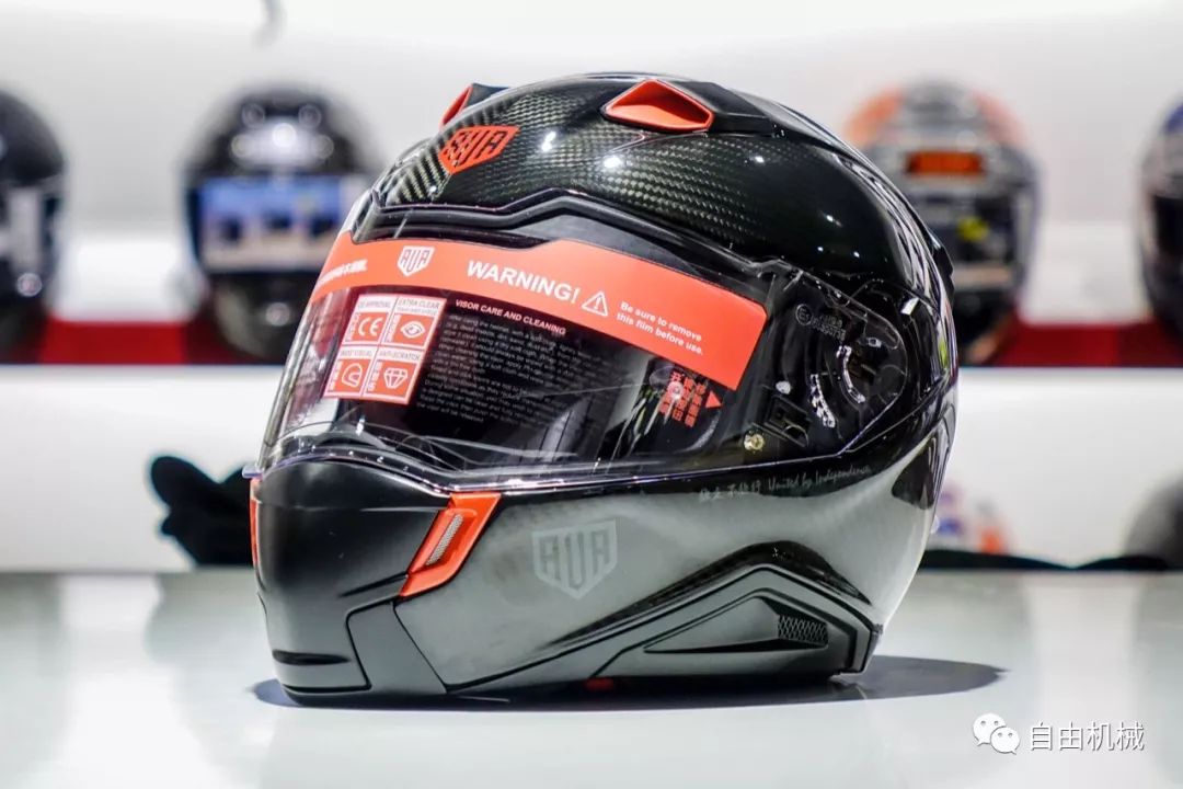 售价不到两千的国产碳纤盔，AVAX-Helmet开箱体验丨把玩