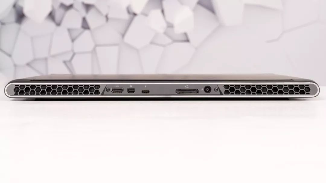 聊一款价格实惠很多的正经笔记本,聊一款搭载新独显的商务笔记本