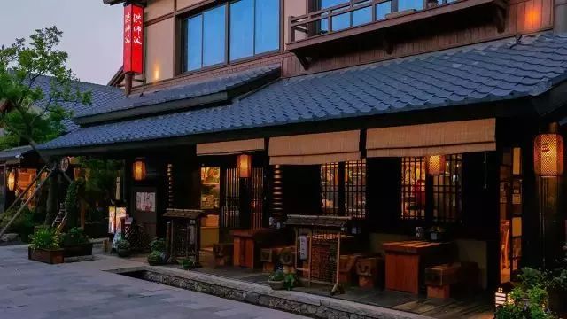 拈花湾历史背景,灵山小镇拈花湾案例解读