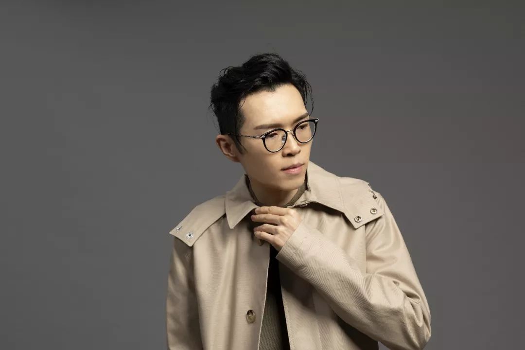 我方大同，“斜杠青年”