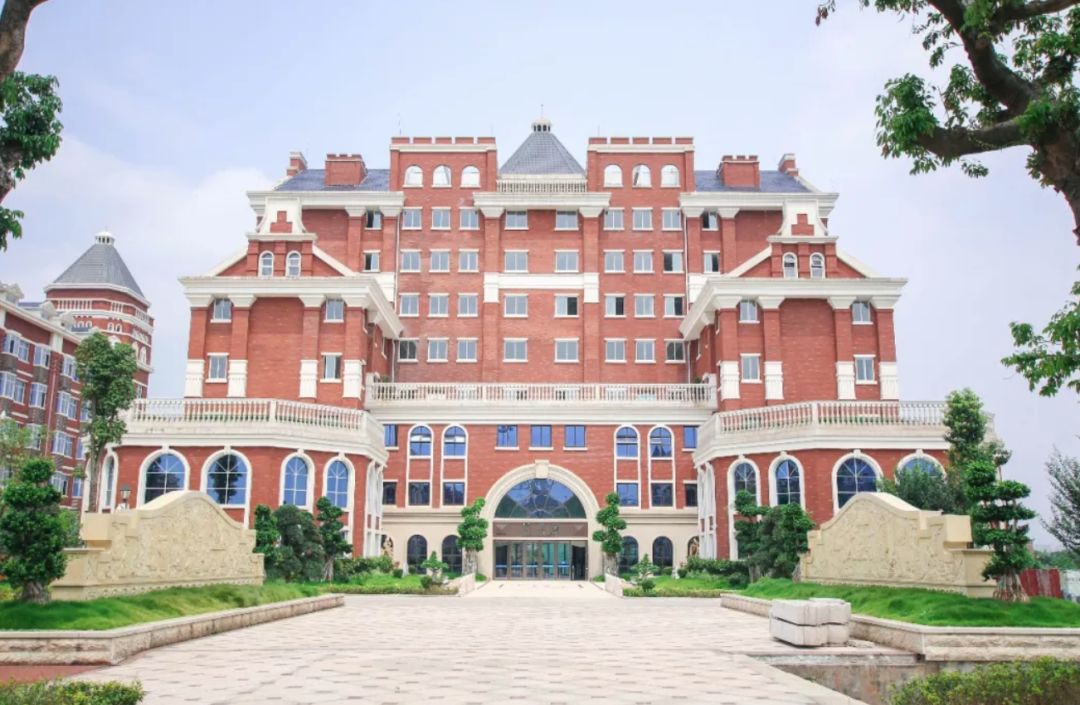 家长推荐的专门学校收费标准,宜宾东辰和宜宾天立是竞争对手嘛