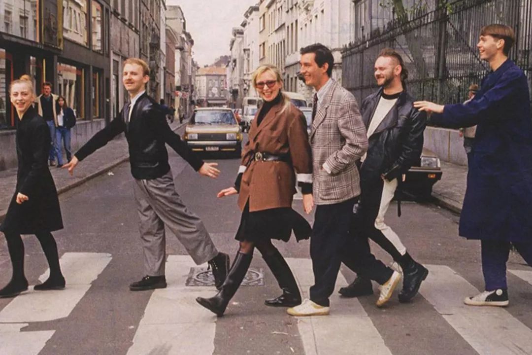 时尚前卫工作服,时尚工作服