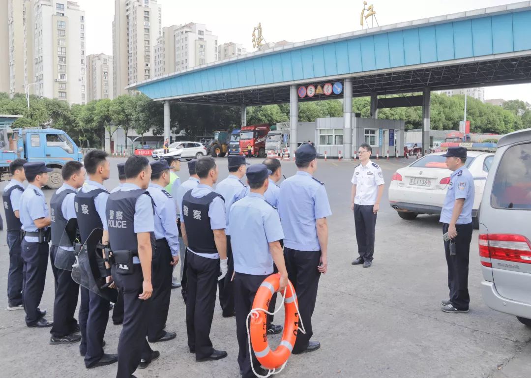 公安大庆安保重点布控筑牢防线,公安开展反恐大练兵部署会