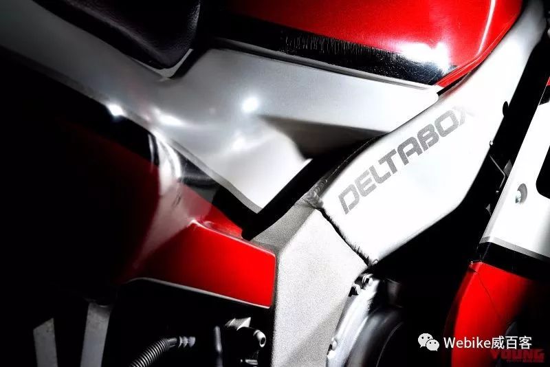 cbr250新旧对决,新cbr250rrr四缸