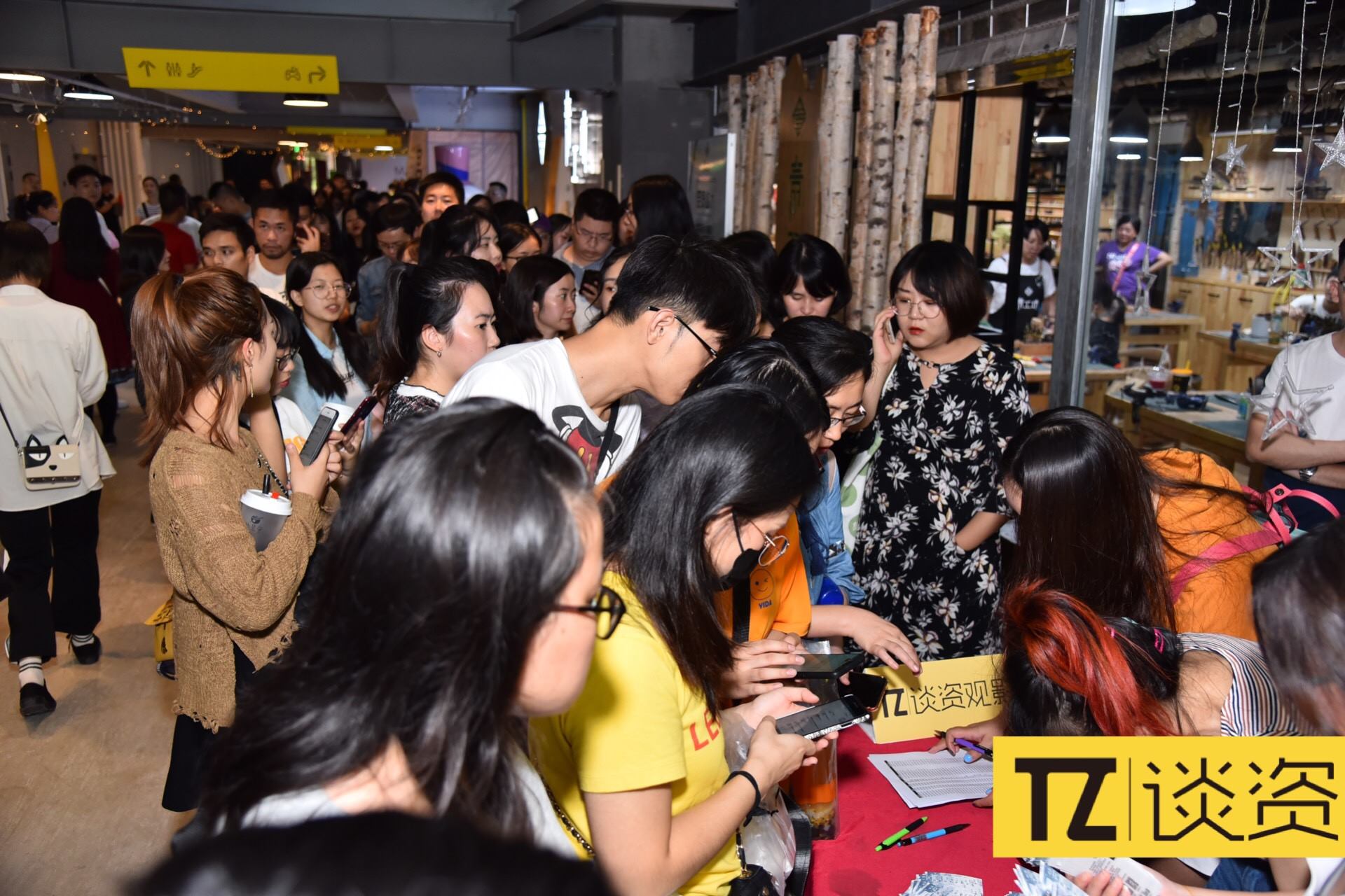 张译吴京胡歌攀登者首映礼,攀登者吴京张译登第二阶梯片段