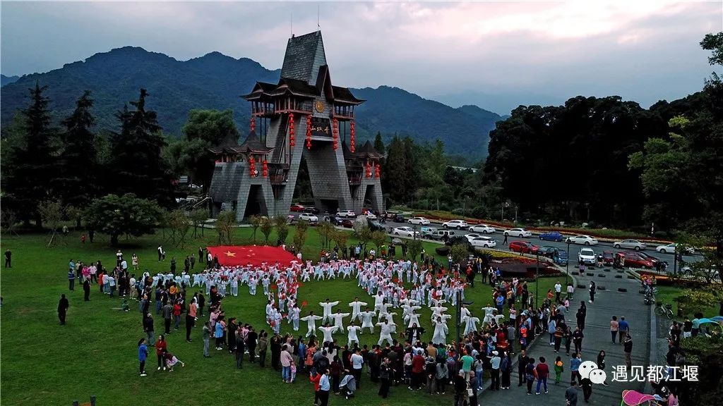 五星红旗同框感受,跟五星红旗合影感想