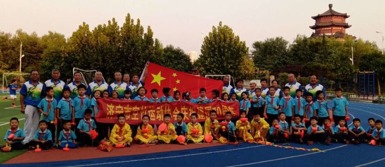 我和祖国共成长争做美德少年内容,我与祖国共成长小学活动