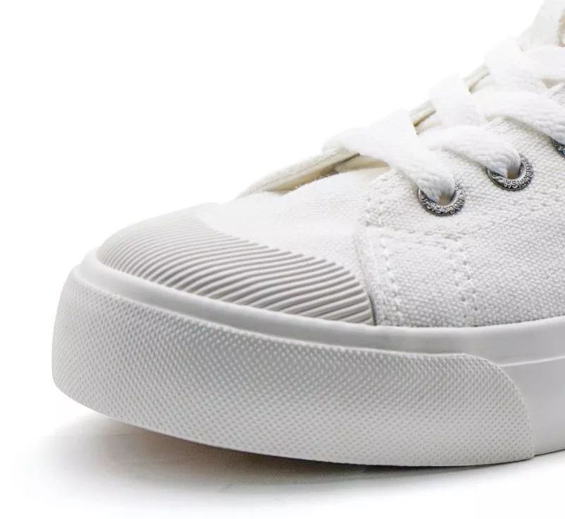 凯特王妃同款帆布鞋,梅根王妃穿什么鞋好看