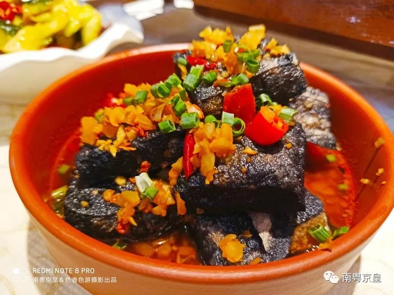 羊城飘逸着最傲娇的色彩——中国红，要的就是这个味儿