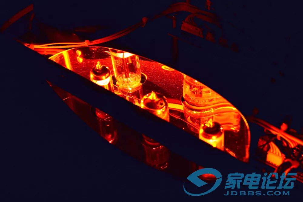 全能的解码“妖精”：声雅DAC25胆石结合解码器