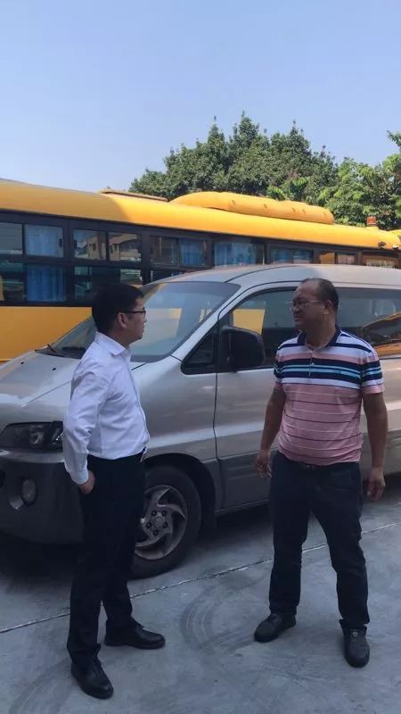 假日中一道靓丽的风景,假日里那个忙碌的身影