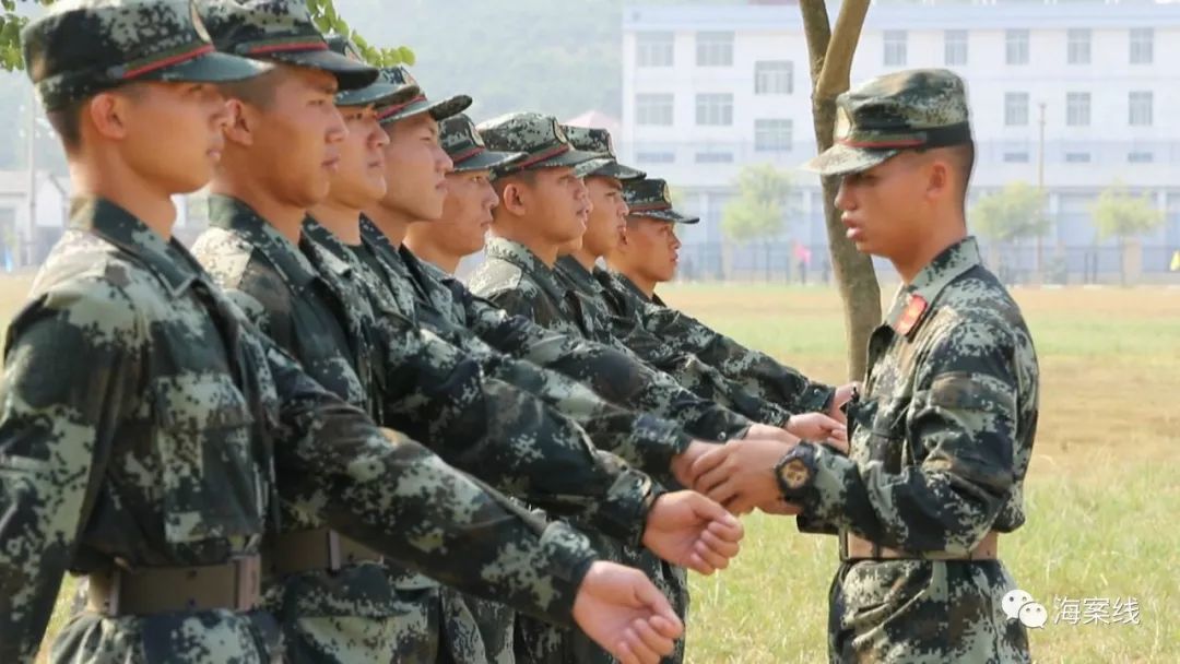 新兵蜕变成合格军人,00后武警新兵的破茧成蝶