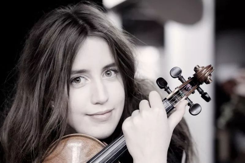 来自挪威的“冰美人”用小提琴“融化了”柏林爱乐