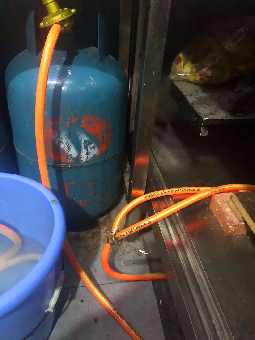 城管开展燃气安全排查整治,餐饮燃气安全排查整治