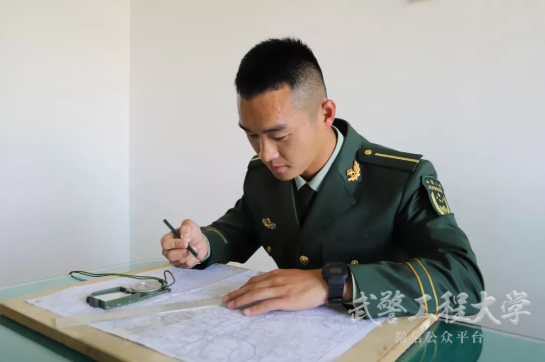 告别热气腾腾的军营,告别青春军旅