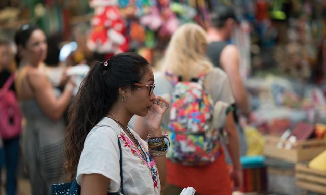 泰国头号市集像迷宫15000摊位15个足球场大游客迷路是常态