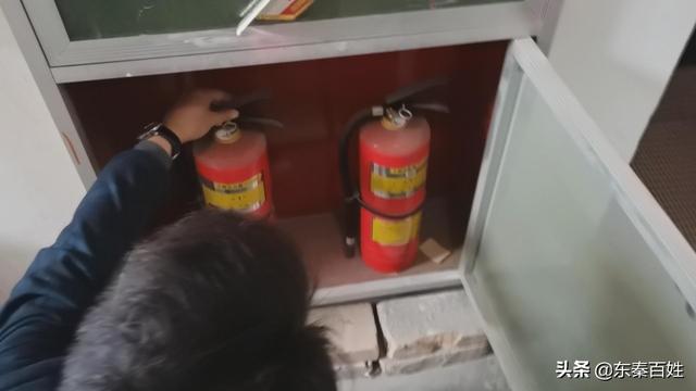 家用灭火器过期后找哪些部门更换,灭火器老化存隐患科普调查视频