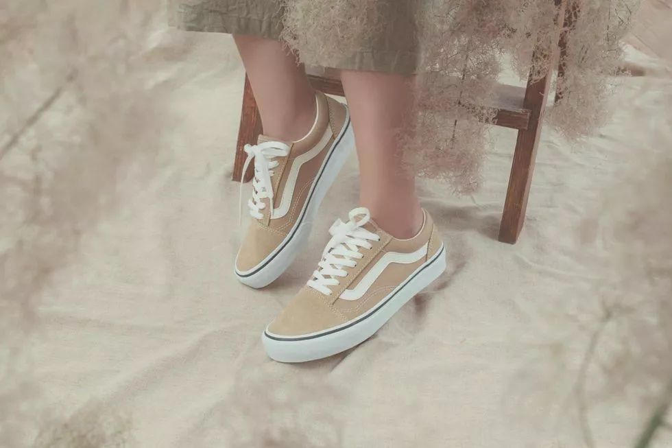 秋冬百搭女士运动鞋,今年最流行的冬天运动鞋百搭