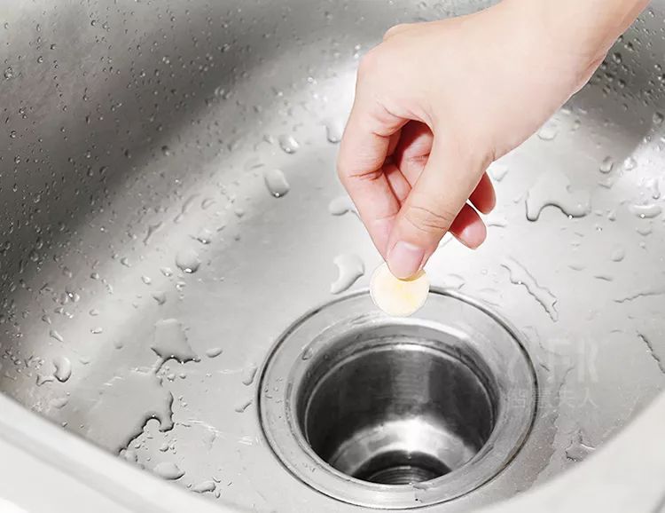 团|日本变态黑科技,扔一颗,管道通了、油污没了、恶臭消失了