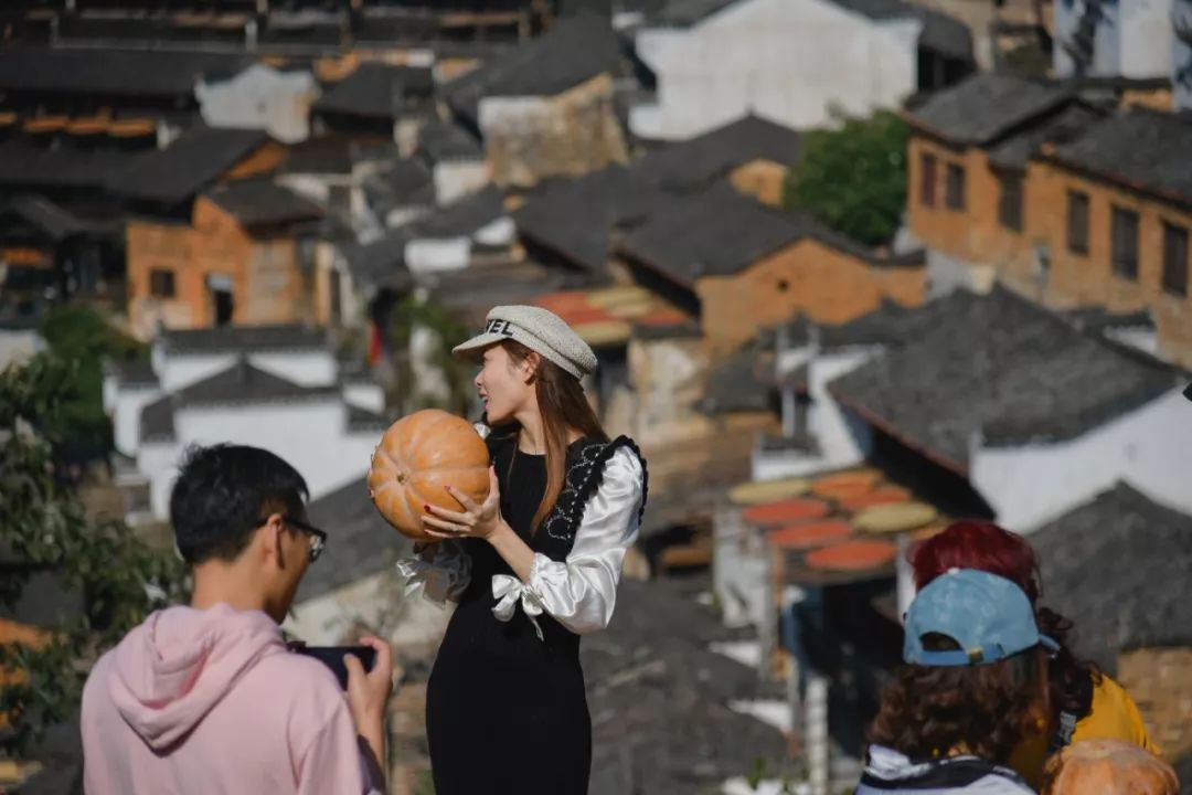 婺源篁岭晒秋什么最好看,婺源秋色正浓石城枫叶渐显红