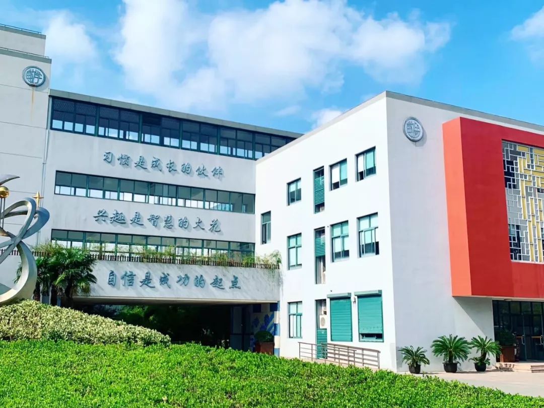 最新的青少年足球特色学校,浦东100所中小学