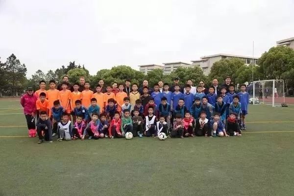 上海青少年校园足球特色学校,大桥初中喜报