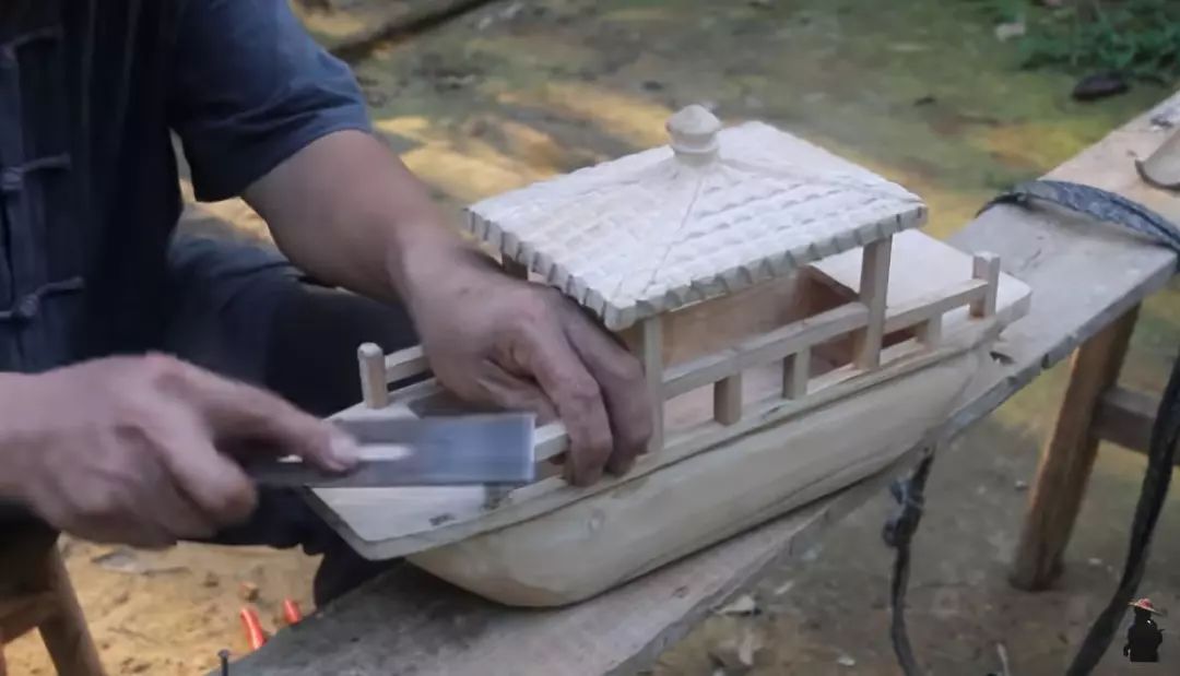 河南大爷做出2600年前的鲁班凳,山村老人制作鲁班凳惊艳国外