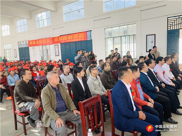 广西举行反*教邪**宣传公益物资捐赠仪式