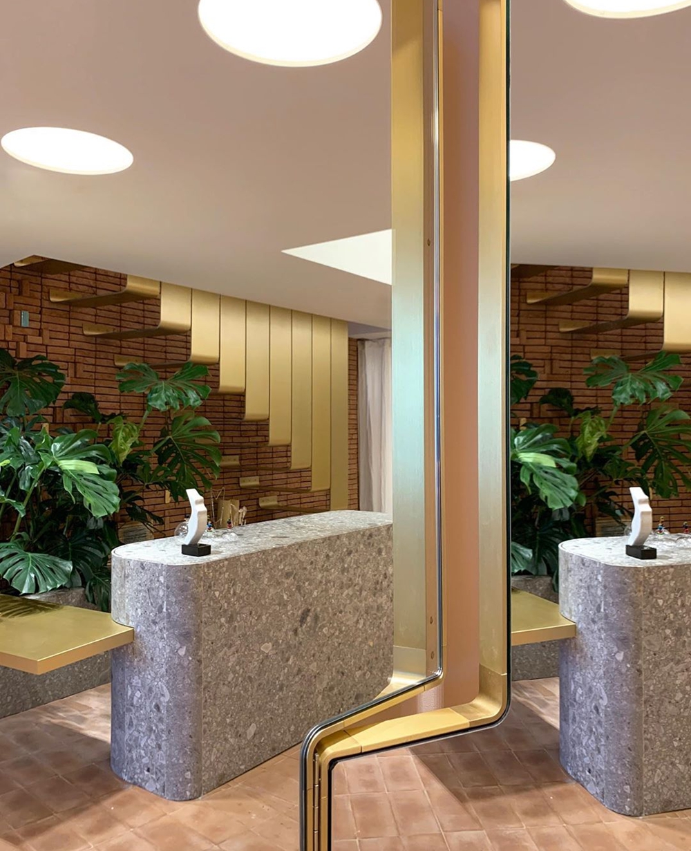 质量好有设计感的大品牌女装店铺,设计感强的小众女装品牌店