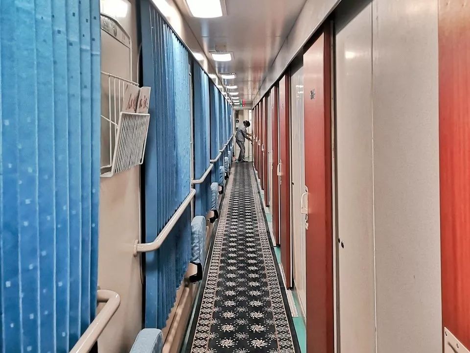 为啥软卧比硬卧便宜,软卧和硬卧价格差距