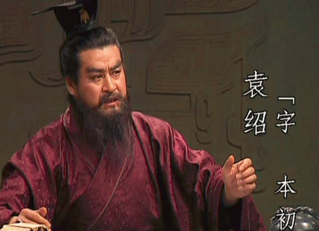 曹操也好袁绍也罢，都只是这群人的傀儡