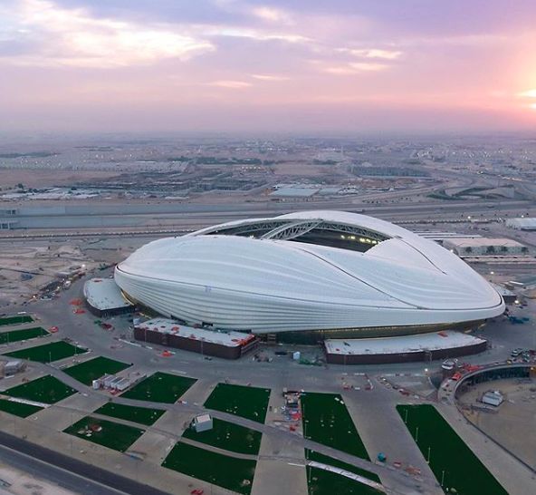 酷！体育场约会未来