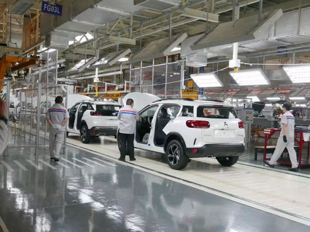 二线豪华品牌启示录|DS之殇，仅靠感观的豪华如何撑起“前卫的巴黎”？