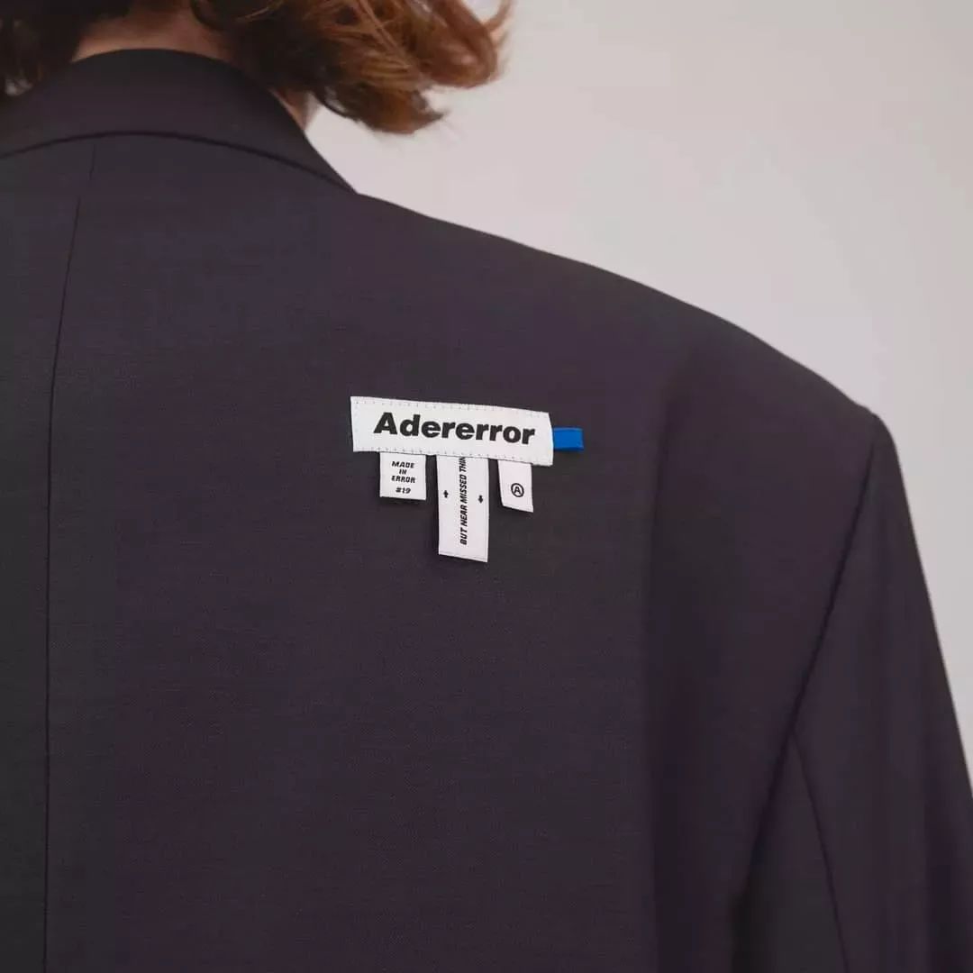 这个买不到的联名又来了！随便穿都超吸睛，怪不得这么抢手