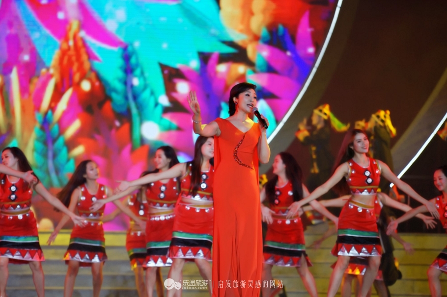 如果你和明星只有一米的距离，如何能求得合影