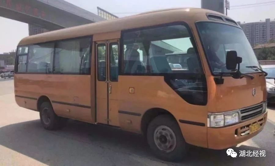 有一种炫耀叫这是我女儿买的,有一种炫富是女儿给的