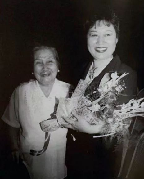 编织皇后李黎明,她是服装艺术界最耀眼的编织皇后