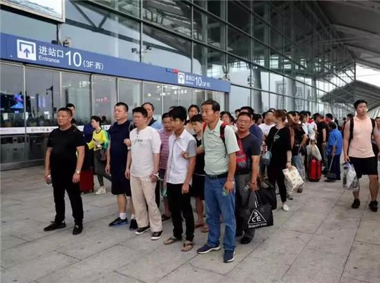 境外下单境内造假、运至迪拜身价暴涨：一起涉案近18亿元跨国制假售假案件调查