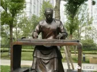 *少奇刘**曾在南通听他弹琴