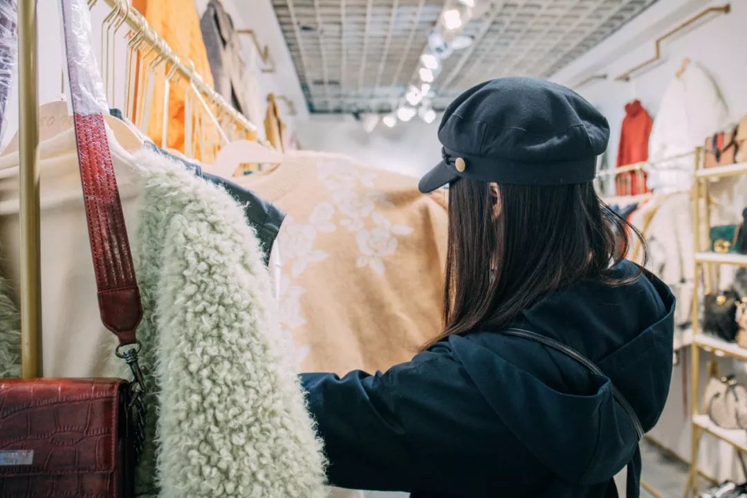 重庆地下商场建议去么,地下商场重庆