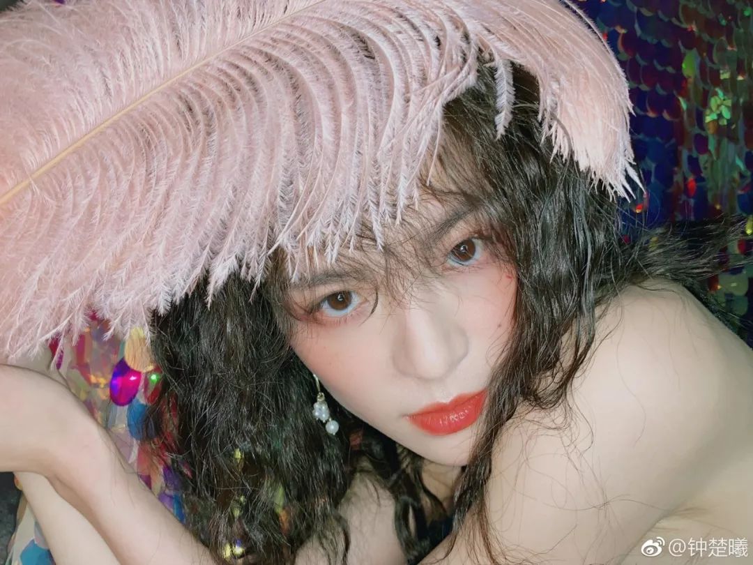 打破秋冬沉闷感单品,秋冬拒绝臃肿沉闷