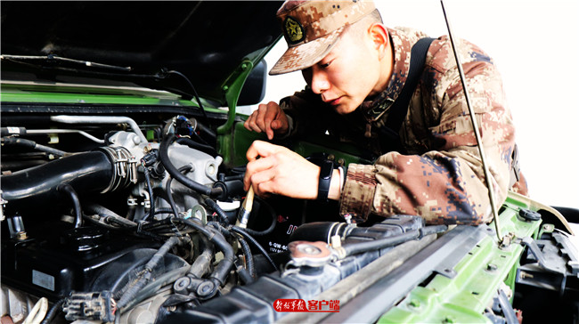 寒潮天气全副武装,强大寒潮来袭他们严阵以待