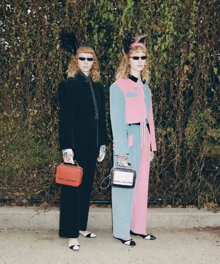 看中一个包包看了很久还是喜欢,看上了一款新款包包