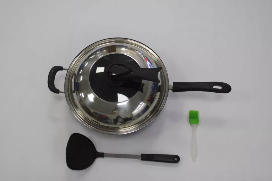 爱仕达与炊大皇的铁锅哪个比较好,爱仕达铁锅不粘锅推荐第一名